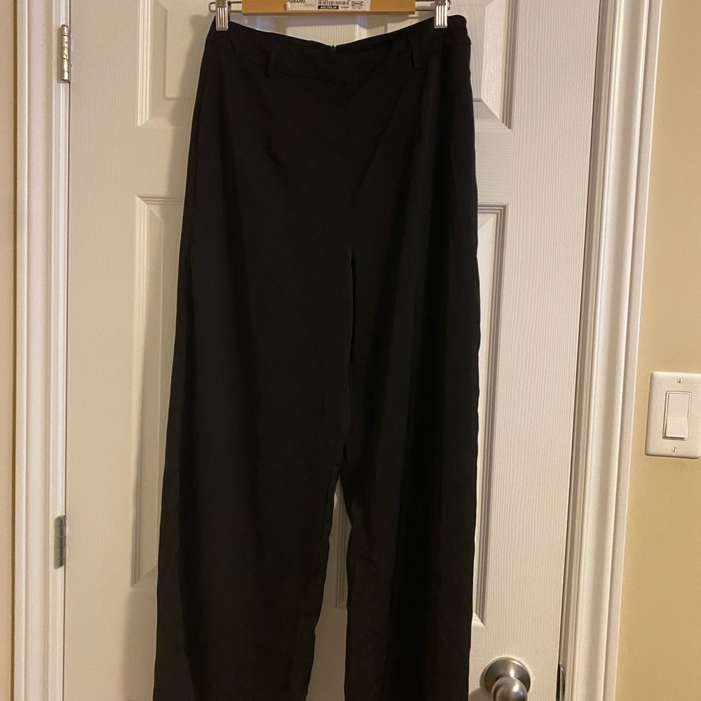 Assorted pants - Picture 3 of 10